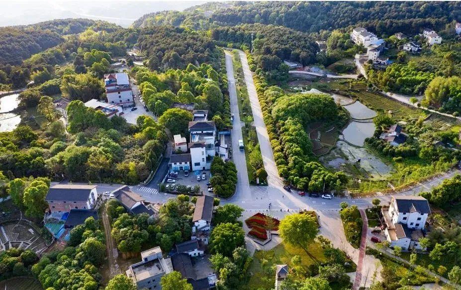 玉峰山镇新项目，引领地区发展新力量